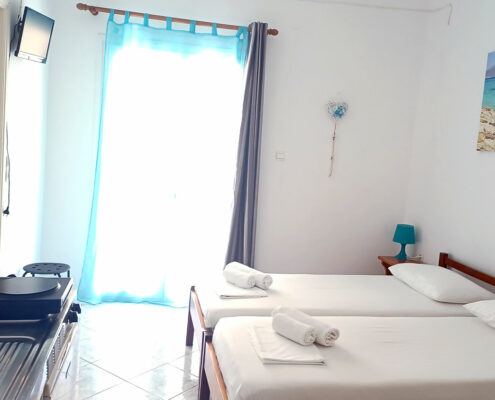 Δίκλινο δωμάτιο με θέα στον κήπο, στο ισόγειο, με οικονομική τιμή Δίκλινο δωμάτιο με θέα στον κήπο, στο ισόγειο, με οικονομική τιμή