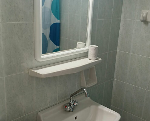 Οικονομικό Δίκλινο Δωμάτιο – Θέα Κήπου Οικονομικό Δίκλινο Δωμάτιο – Θέα Κήπου