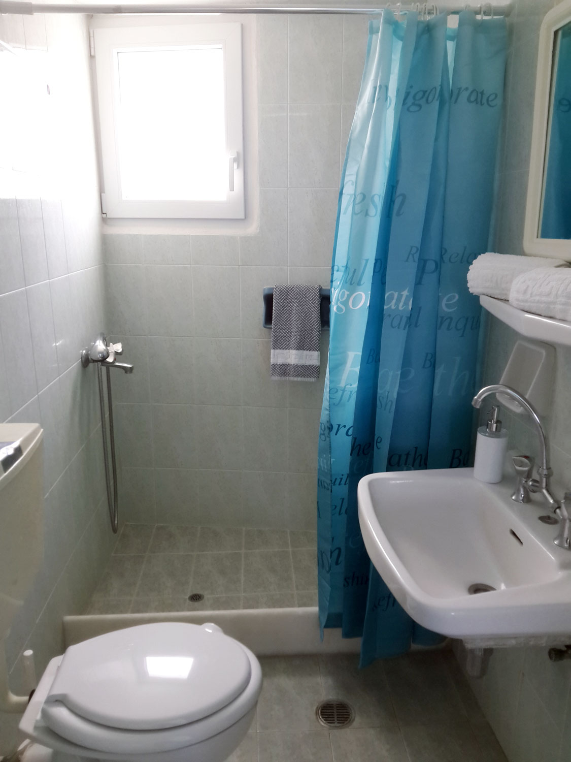 Τρίκλινο Δωμάτιο με θέα στον Κήπο