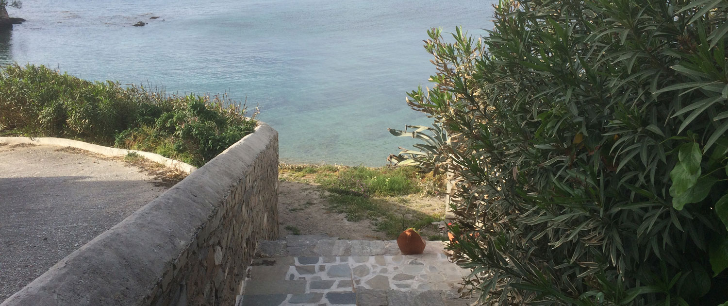 Paros accommodation near the beach